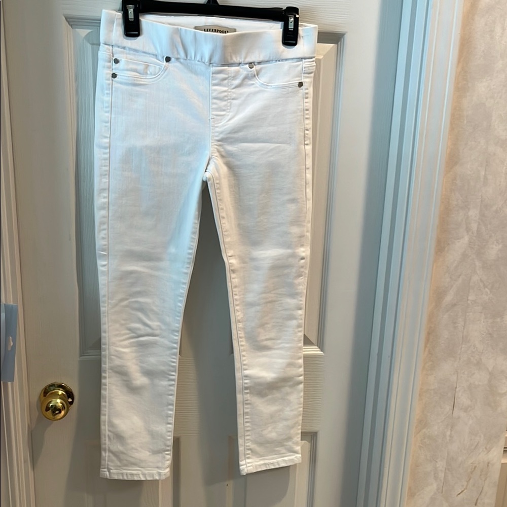 Liverpool Women's White capri Jeans